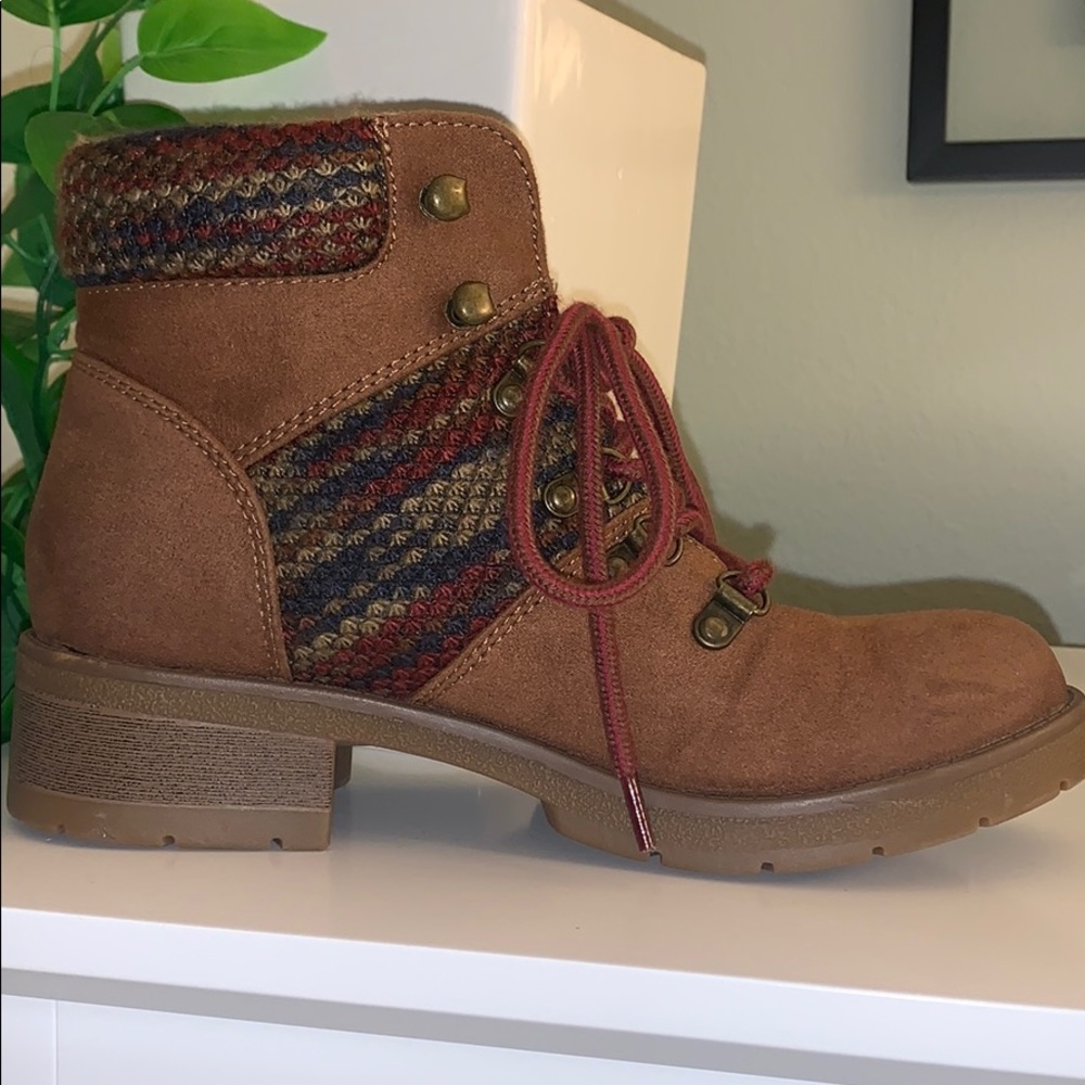 Never Worn Winter Compact Boots - image 2